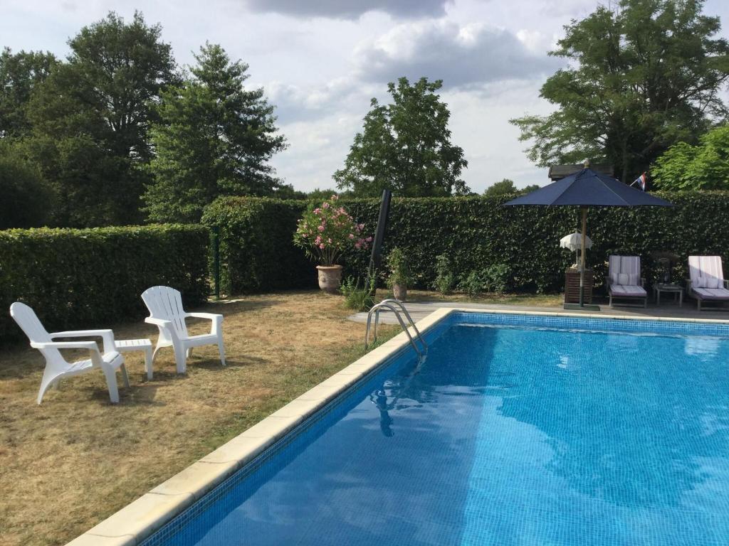 Maison de vacances Stylish Holiday Home in Le Ch telet with Private Pool , 18170 Le Châtelet