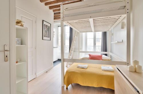 Stylish Mezzanine Studio in the Heart of Paris 3F Paris france