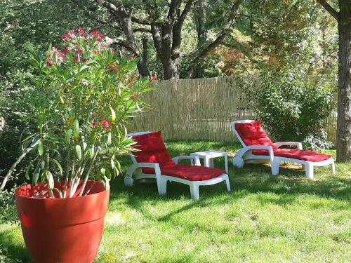 Suite avec jardin entre Aix en Provence, Luberon et Verdon Peyrolles-en-Provence france