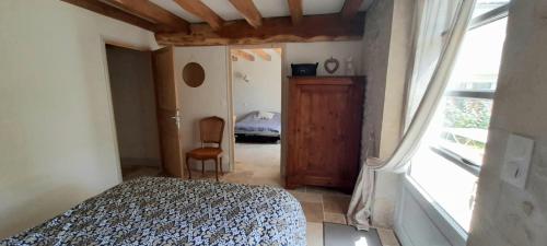 B&B / Chambre d'hôtes Suite de charme dans une maison charentaise 1 bis Rue de la Brousse Cozes