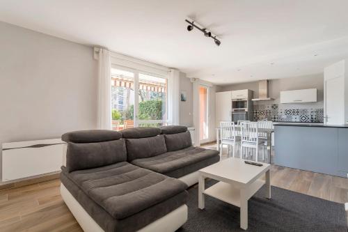 Appartement Suite Granges en rez-de-jardin pour 4 voyageurs 42 Rue des Granges Lyon