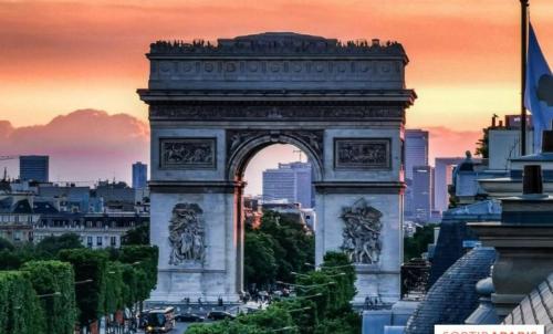 Suite junior avec balcon et vue sur Arc de Triomphe Paris france