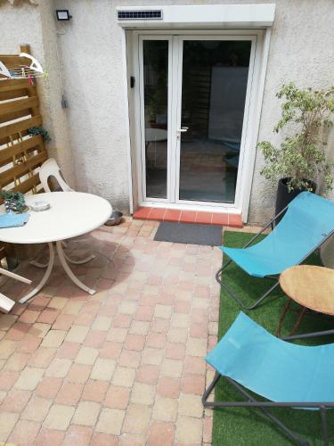 Suite parentale indépendante avec terrasse sud La Bédoule france