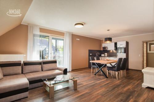 Appartement Suite TYR - Odins Blick Wohnung 5 - großer Balkon, Privatstrand, Sauna Göhrener Weg 39 Lobbe