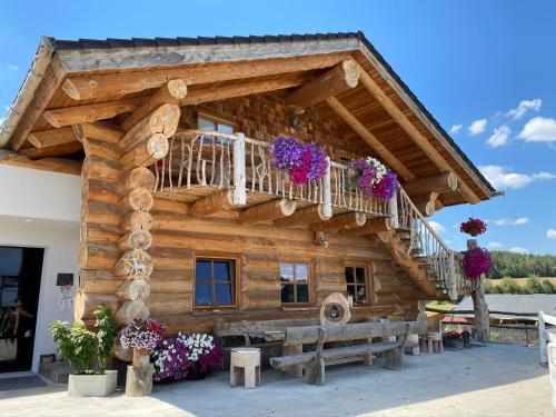 Sun Star Chalet Holzblockhaus auf der Alpakaweide Traitsching allemagne