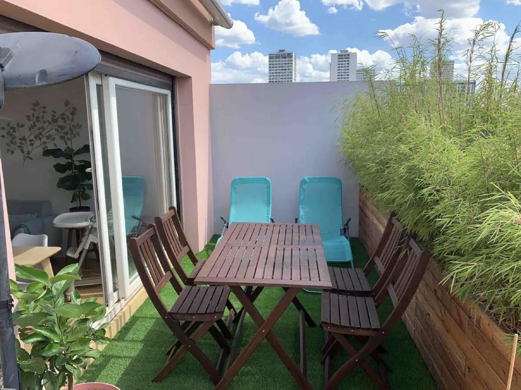 Appartement Sunny Rooftop with 2 bedrooms in Chinatown 90 Avenue de Choisy, 75013 Paris