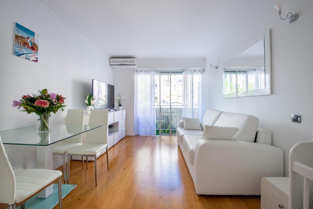 Appartement Sunny studio with balcony and AC near the Sea 10 Avenue des Orangers, 06000 Nice