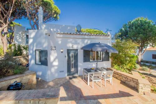 Sunny villa by the beach surrounded by pine trees Vale do Lobo portugal