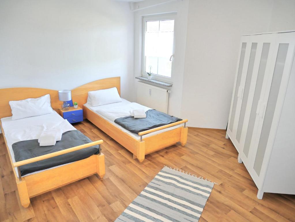 Appartement SUNNYHOME Monteurwohnungen und Apartments in Schwandorf 5A Rothlindenstraße 2.OG rechts, 92421 Schwandorf in Bayern