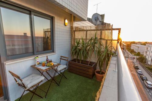 Sunset Relaxing Apt with terrace, parking & bikes Porto portugal