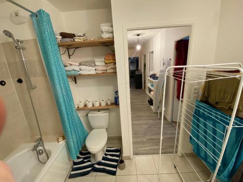 Séjour chez l'habitant Super chambre avec salle de bain 1503 69 Boulevard de l'Yerres Évry-les-Châteaux