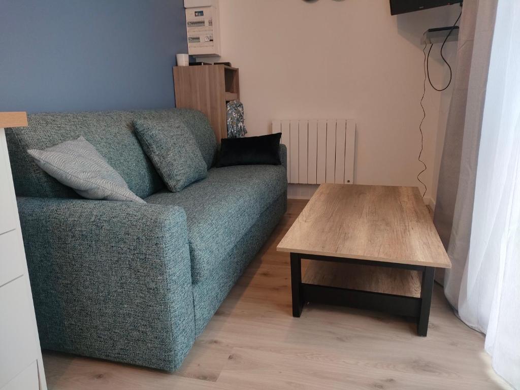 Appartement Super studio rez de jardin avec extérieur 115 Route de Lentilly, 69380 Lozanne