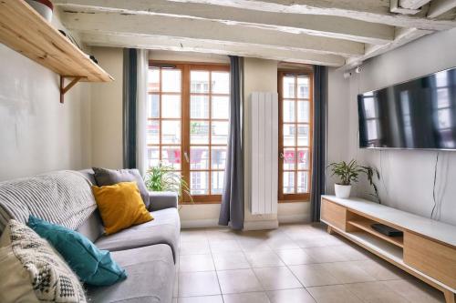 Superb 2 bedroom flat in le Marais neighborhood Paris france