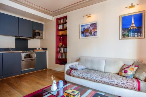 Superb & calm flat near Champs Elysées in Paris - Welkeys Paris france