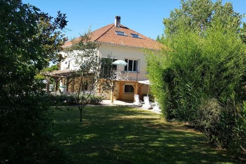 Superb contemporary 2 bed villa +private pool Cancon france