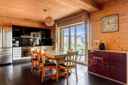 Appartement Superb flat in a chalet in L'Alpe d'Huez - Welkeys 248 A rue de la Grenouillère Huez