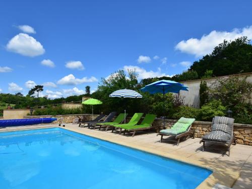 Superb Holiday Home in Busse with Swimming Pool Villefranche-du-Périgord france