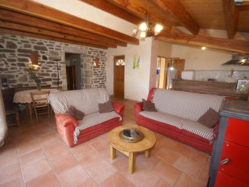 Maison de vacances Superb holiday home in Chassiers with private pool  Rocher