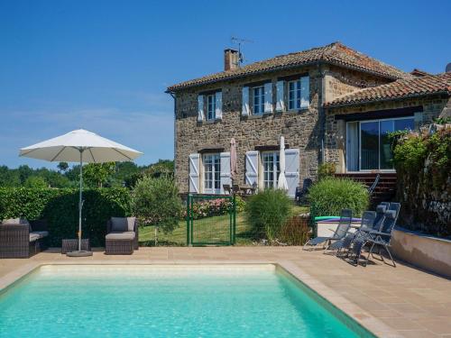 Maison de vacances Superb Holiday Home in Saint Beauzile with Private Pool  Saint-Beauzile