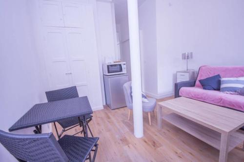 Appartement Superb quiet and comfortable studio apartment 220 rue de charenton Paris