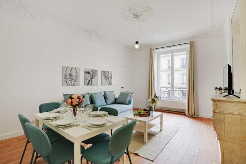 Superb typical Parisian apartment - 3BR8P - Reaumur Paris france