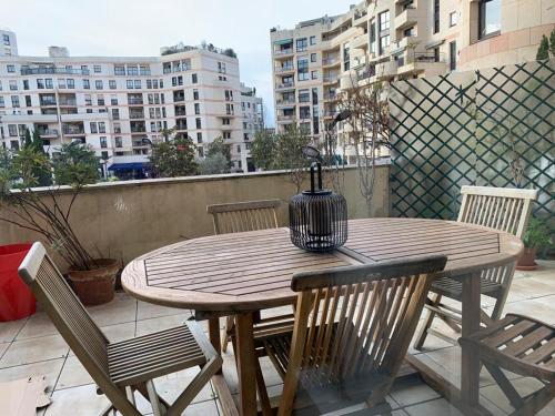 Appartement Superbe appartement 3 pièces 57 m2 avec Terrasse 33m2 22 Place Georges Pompidou Levallois-Perret