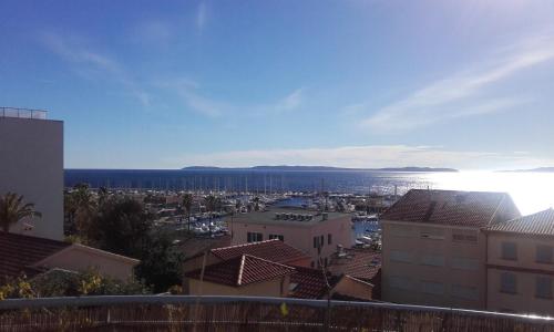 Superbe Appartement avec terrasse vue mer Le Lavandou france