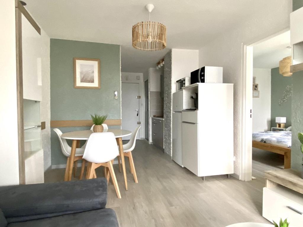 Appartement Superbe Apt, 250m plage du môle, clim, parking 5 Rue des Vaisseaux, 34300 Le Cap d\'Agde