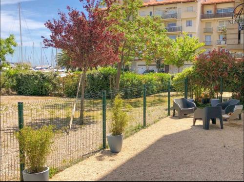 Superbe, face aux bateaux - 2ch + jardin - marina Canet-en-Roussillon france