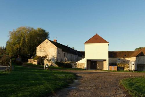 Superbe gîte Hammam perché dans le pigeonnier de Jean de la Fontaine Chierry france