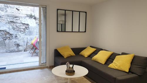 Appartement Superbe Maison 68m2 avec Cour -Hypercentre Avignon 12 Rue Sureau Avignon