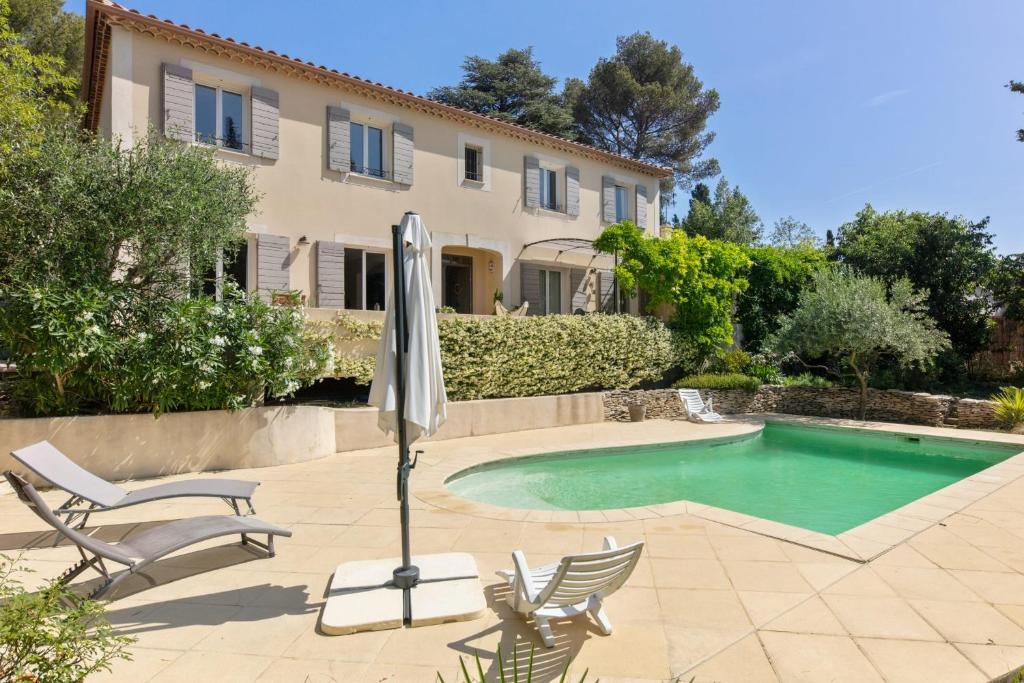Maison de vacances Superbe maison avec terrasse et piscine - Villeneuve-lès-Avignon - Welkeys 3 bis Rue Clemenceau, 30400 Villeneuve-lès-Avignon