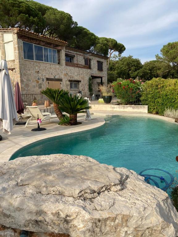 Maison de vacances Superbe maison entière villa les pinsons 8 chemin du rouge hameau de Vallaury  83120 Plan de la tour, 83120 Emponse