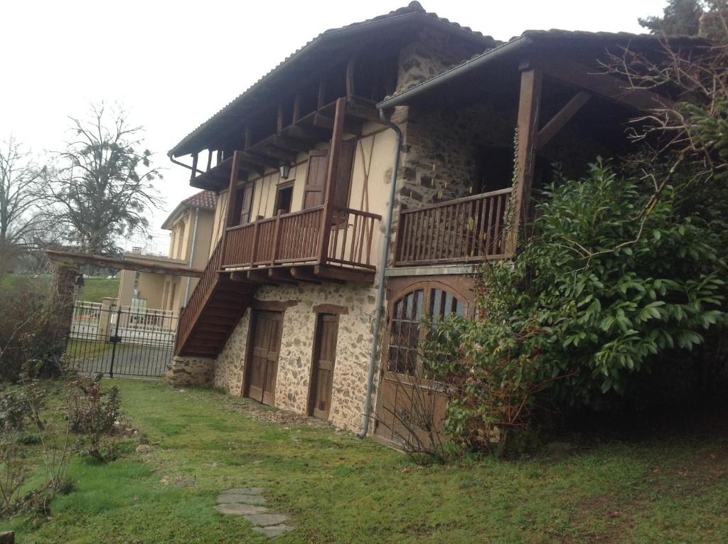 Maison de vacances superbe petite maison de caractère dans le Cantal 5  Rue André Mouly, 15600 Maurs