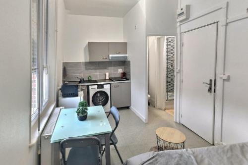 Appartement SUPERBE STUDIO 3 FACE GARE 45 Boulevard Gambetta APP 3 Évreux