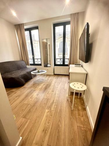 Appartement Superbe studio de 16 m2 à 10 min de Champs-Elysées 9 Rue Rennequin Paris