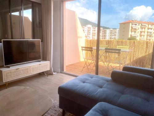 Appartement Superbe T2 équipé proche centre ville Ajaccio avec parking Res Ste Cécile Bat A, 4ème étage, porte du milieu Chemin de Biancarello Ajaccio