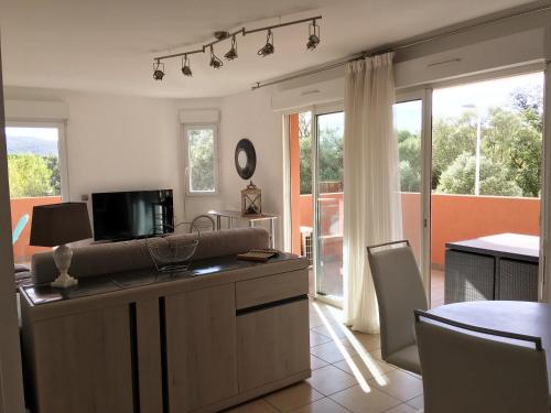 Appartement SUPERBE T2 STANDING calme port de plaisance Joseph Prince du Golfe Porto-Vecchio