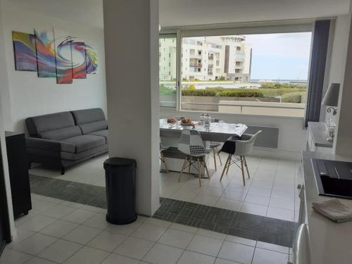 Appartement Superbe T3 front de mer, piscine, plage, commerce Rue Jean Paul Poumayrac Le Cap d\'Agde