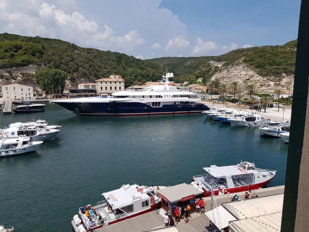 Appartement Superbe T3 sur la Marina de Bonifacio 19 bis Quai Comparetti, 20169 Bonifacio