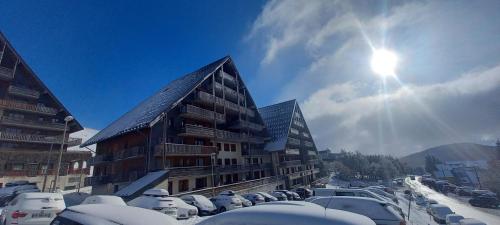 superbesse Appartement 4-6 pers. 2 ch. Dans résidence 3 étoile avec piscine Besse-et-Saint-Anastaise france