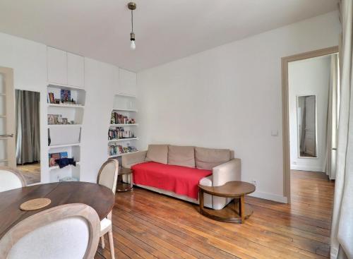 Sweet and cosy apartment near the Eiffel Tower, Roland Garros & PSG Stadium Paris france