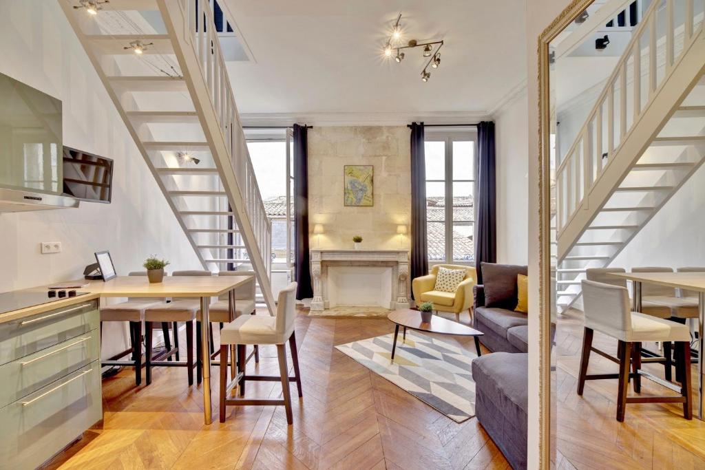 Appartement Sweet Melody - Beau Duplex - Quartier Saint Pierre 4 rue Buhan, 33000 Bordeaux