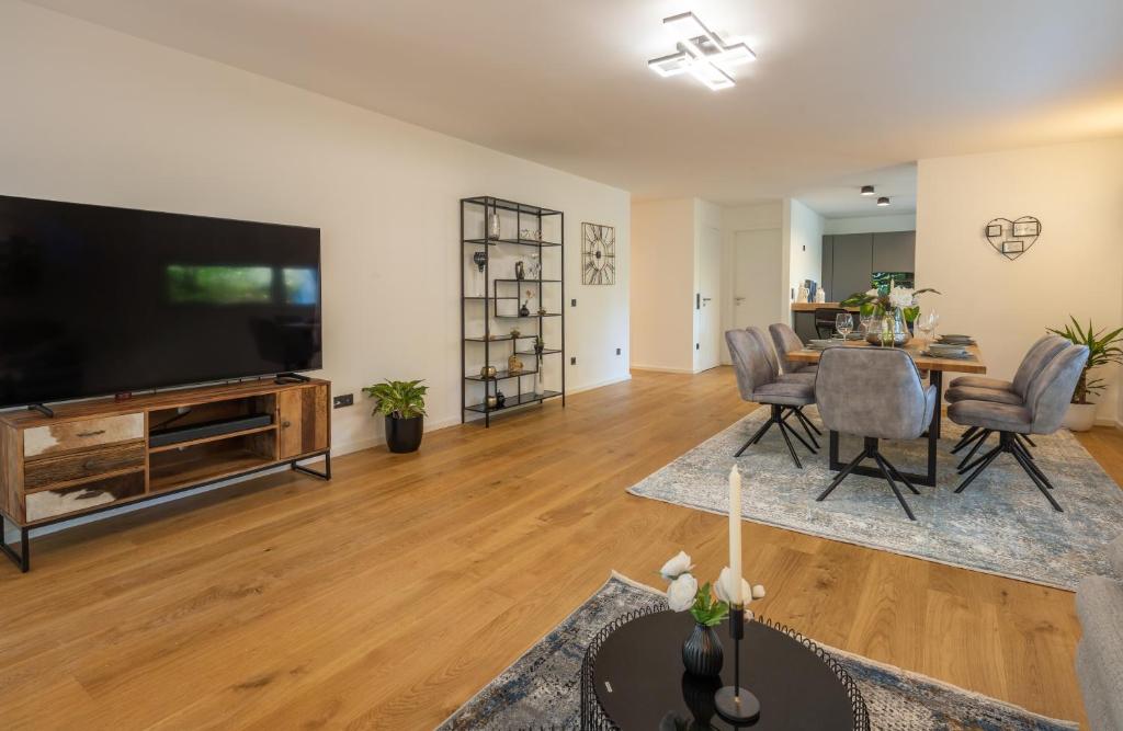 Appartement SweetHome-MUC01-Luxus pur-gr. Küche-2 Bäder-2 Terrassen 12 Ostpreußenstraße, 85521 Ottobrunn