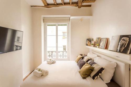 Appartement Sweety home in Marais paris 6 Rue Debelleyme Paris