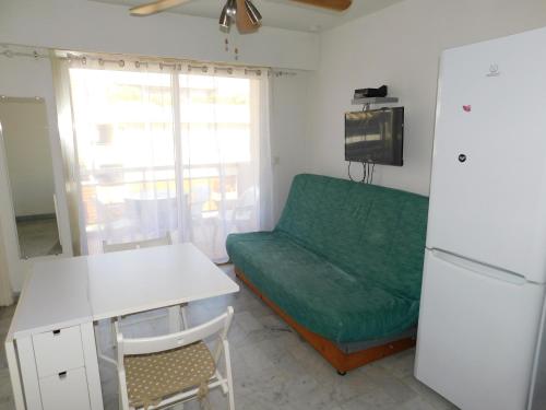 Appartement T1 4 places Rose de Mer climatisé avec parking 691 Boulevard des Italiens Villeneuve-Loubet