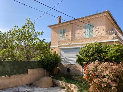 T2 30 m2 avec Jardin proche des plages Bandol france