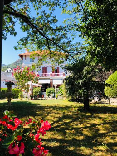 T2 avec terrasse vue Hautacam dans villa historique \ Argelès-Gazost france