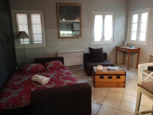 Appartement T2 centre ville vue Faron 40m2 en zone pietonne 4ème étage 4eme étage 26 Rue Nicolas Laugier Toulon