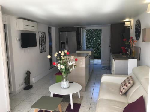 Appartement T2 climatisé baignoire terrasse Jacuzzi Piscine Sauna Apt rdc 39 Chemin de Boudou Launaguet